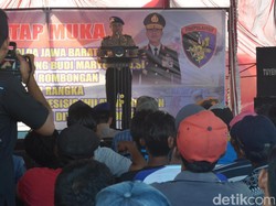 500 Nelayan di Cirebon Dapat Asuransi Gratis