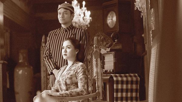 Foto: Inspirasi Foto Prewedding Bertema Jawa Kuno Ala Vicky Shu