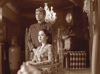 Foto: Inspirasi Foto Prewedding Bertema Jawa Kuno Ala Vicky Shu