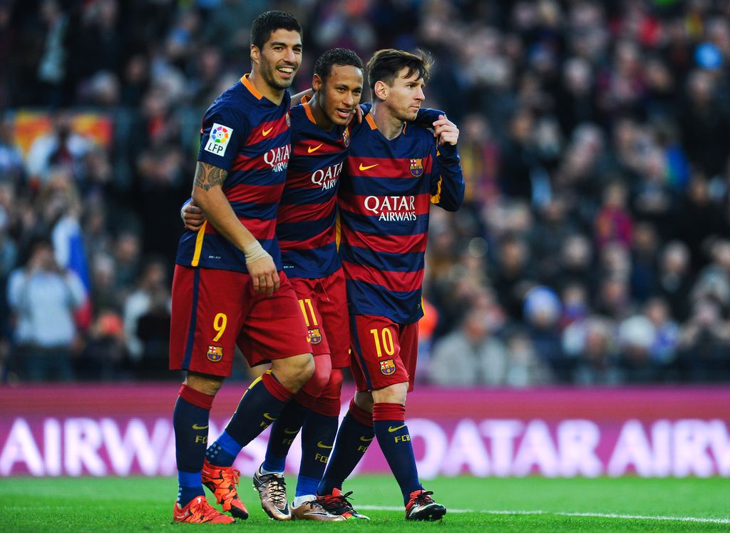 BARCELONA, SPAIN - NOVEMBER 28:  Neymar (C) of FC Barcelona celebrates with his teammates Luis Suarez (L) and Lionel Messi of FC Barcelonaa after scoring his team's third goal of FC Barcelonaduring the La Liga match between FC Barcelona and Real Sociedad de Futbol at Camp Nou on November 28, 2015 in Barcelona, Spain.  (Photo by David Ramos/Getty Images)