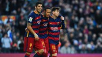 Messi menyudahi musim 2014/2015 dengan mengantar Barcelona jadi juara La Liga, Copa del Rey, dan Liga Champions. Sukses besar tersebut tak bisa dilepaskan dari kerjasama dengan Luis Suarez dan Neymar di lini depan. (David Ramos/Getty Images)