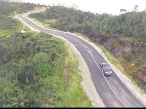 Bangun Jalan dan Jembatan, Jokowi Buka Isolasi di Papua