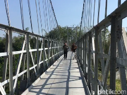 Jokowi Habiskan Rp 770 M Bangun 134 Jembatan Gantung Tahun Ini