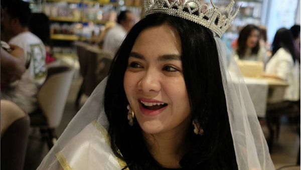 Kejutan Bridal Shower, Vicky Shu Cantik Banget!