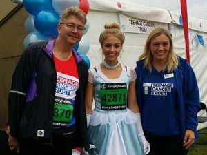 Alasan Mengharukan Gadis Pakai Gaun Cinderella Saat Maraton