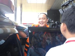 Gubernur Bengkulu Nonaktif dan Istrinya Segera Disidang Gubernur Bengkulu Nonaktif dan Istrinya Segera Disidang
