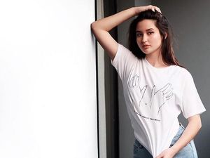 Stephanie Poetri Minta Izin Seriusi Musik daripada Kuliah Stephanie Poetri Minta Izin Seriusi Musik daripada Kuliah