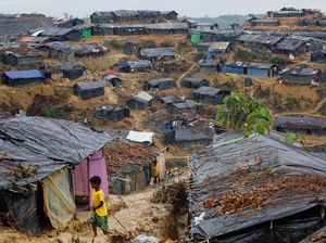 Kobaran Api dan Suara Tembakan Terdengar dari Desa Rakhine Kobaran Api dan Suara Tembakan Terdengar dari Desa Rakhine