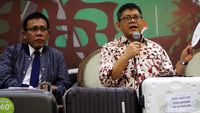 Pansus Angket KPK Bawa 5 Koper Dokumen ke Paripurna