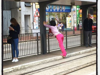 Cara Kreatif Orang-orang Olahraga di Tengah Jalan