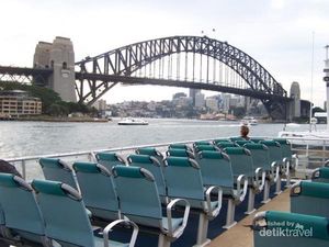 Asyiknya Jelajahi Sydney Sambil Berlayar