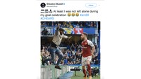 Lewat medsos, Mustafi melontarkan kicauan yang sama kocaknya dengan rangkaian kejadian ini. Menurut dia, setidaknya ia tak sendirian dalam merayakan. (Foto: Screenshot Twitter)
