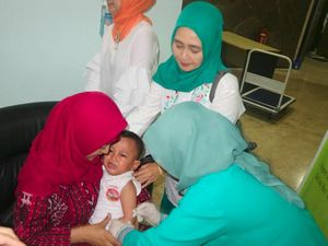 Keren! Anak-anak Ini Nggak Takut Lho Pas Divaksin 