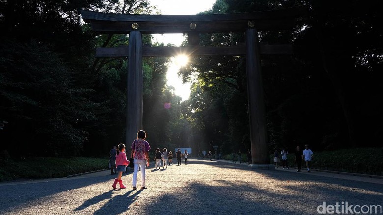 Foto: Gerbang menuju Kuil Meiji Jingu (Rachman Haryanto/detikTravel)