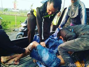 Pikap Tabrak Pohon, 1 Penumpang Tewas dan 2 Orang Luka