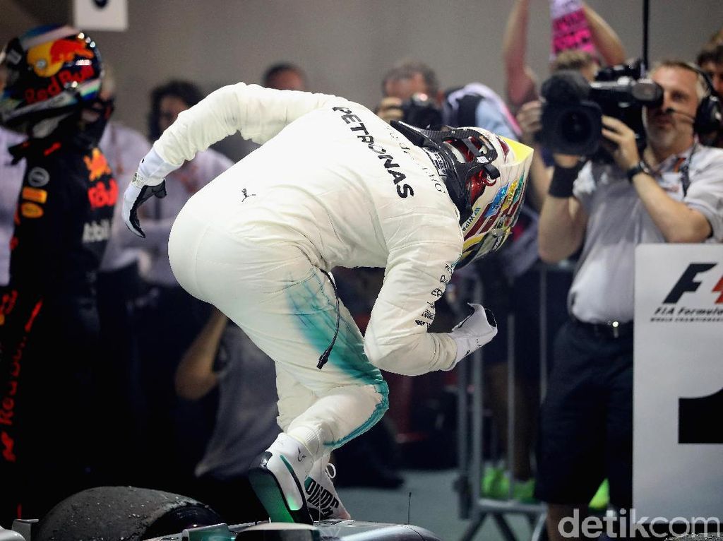 Lewis Hamilton Jadi Juara GP Singapura