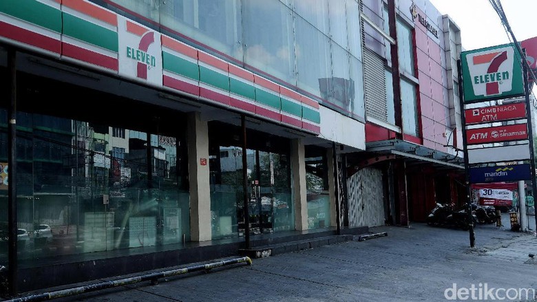 Mengurai Persoalan Penutupan Gerai Ritel Mengurai Persoalan Penutupan Gerai Ritel