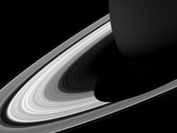 Bulan Terbesar di Saturnus Punya Cairan, Mirip Bumi?