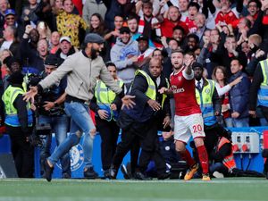 Offside! Fans Ditangkap Usai Heboh Rayakan Gol... yang Tak Sah