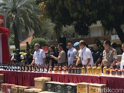 Pemilik 50 Ribu Botol Minuman Beralkohol Masih Diselidiki