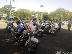 JKT48 Hingga Moge Nyungsep Warnai Hari Lalin Bhayangkara