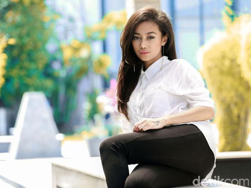 Kontroversi Ratu Felisha, dari Skandal Foto Bugil hingga Kasus Pemukulan Kontroversi Ratu Felisha, dari Skandal Foto Bugil hingga Kasus Pemukulan