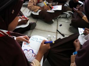 Berbagi Bersih Sehat dengan Masyarakat Desa Kosambi