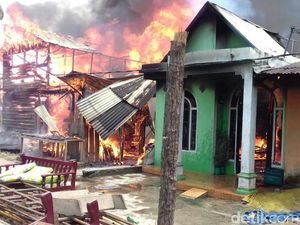 8 Rumah di Inhil Riau Terbakar