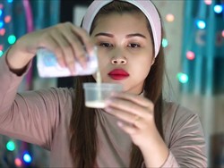 Cerita Wulan, Wanita yang Viral Karena Tips Putihkan Wajah Pakai Susu Beruang