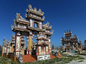 Foto: Megahnya Kuburan di Vietnam