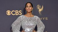Foto: 10 Selebriti dengan Pilihan Busana Terburuk di Emmy Awards 2017