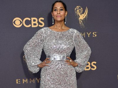 Foto: 10 Selebriti dengan Pilihan Busana Terburuk di Emmy Awards 2017
