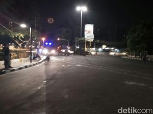 Sempat Bentrok, Massa Pengepung LBH Jakarta Akhirnya Bubar Sempat Bentrok, Massa Pengepung LBH Jakarta Akhirnya Bubar