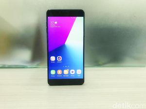 Samsung Galaxy C9 Pro: Begitu Menggoda! Samsung Galaxy C9 Pro: Begitu Menggoda!