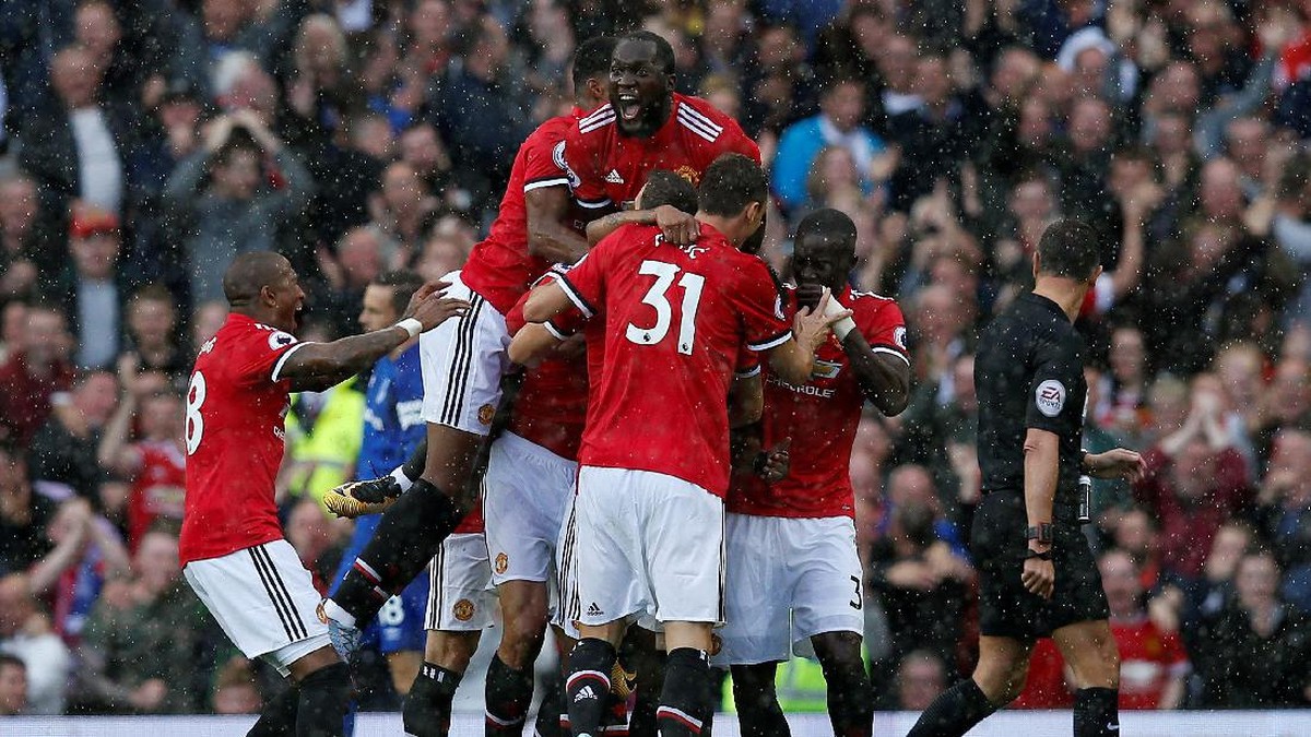 Para pemain MU merayakan gol ke gawang Everton (Foto: ANDREW YATES/Reuters)
