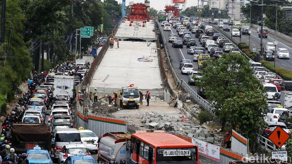 Pembangunan Flyover Pancoran Terus Dikebut