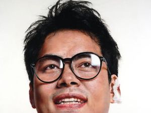 Mirip Banget Foto, Lukisan Wajah Ini Bikin Terpana