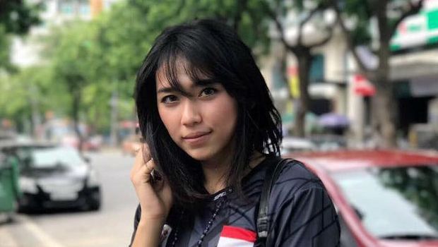 Yolla Yuliana