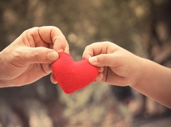 Cerita Haru di Balik Pertemuan Anak dan Kakek yang Tak Saling Kenal