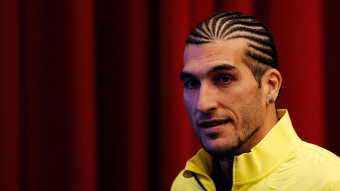 AMSTERDAM, NETHERLANDS - NOVEMBER 25:  Goalkeeper, Jose Manuel Pinto speaks to the media during the FC Barcelona press conference prior to the UEFA Champions League match between Ajax Amsterdam and FC Barcelona at Amsterdam Arena on November 25, 2013 in Amsterdam, Netherlands.  (Photo by Dean Mouhtaropoulos/Getty Images)