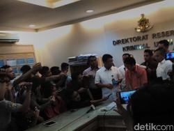 Usai Bunuh Pedagang Bakso di Tangerang, Jonny Pergoki Istri Selingkuh