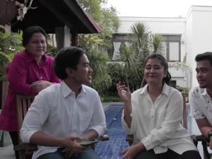 Saat Iriana Nimbrung di Vlog Kaesang, Lalu Pergi Nyapu Rumah