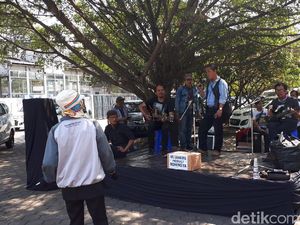 Pengamen Jalanan Bandung Galang Dana untuk Rohingya