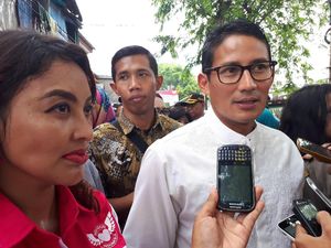 Djarot Ingin Garasi Jadi Syarat STNK, Sandiaga: Harus Realistis Djarot Ingin Garasi Jadi Syarat STNK, Sandiaga: Harus Realistis