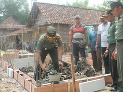 Gembiranya Veteran ini saat Dibangunkan Rumah Layak Huni