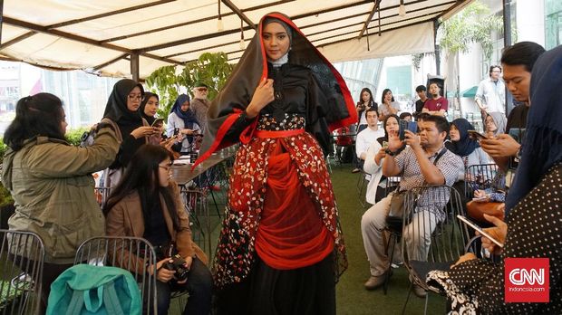 Think Fashion akan bawa sejumlah desainer Indonesia dalam ajang Indonesia Experience - Istanbul pada 28 September 2017 dan Dubai Modest Fashion Week pada 8 -9 Desember 2017.