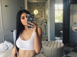 Lagi, Tersebar Foto Hamil Kylie Jenner yang Lebih Dari 6 Bulan