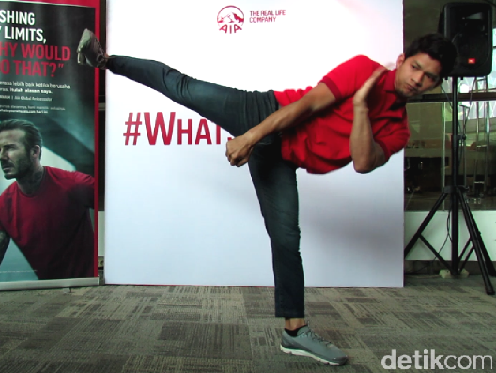 Sering Duduk Lama? Ini Tips Peregangan ala Iko Uwais Sering Duduk Lama? Ini Tips Peregangan ala Iko Uwais