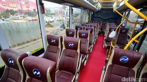 Foto: Mewahnya Bus Premium Transjabodetabek