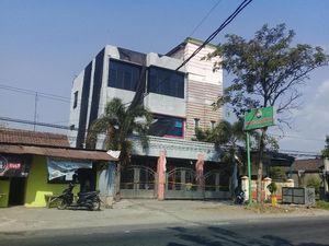 Ini Rumah Mewah yang Digunakan Memproduksi Obat Tradisional Ilegal